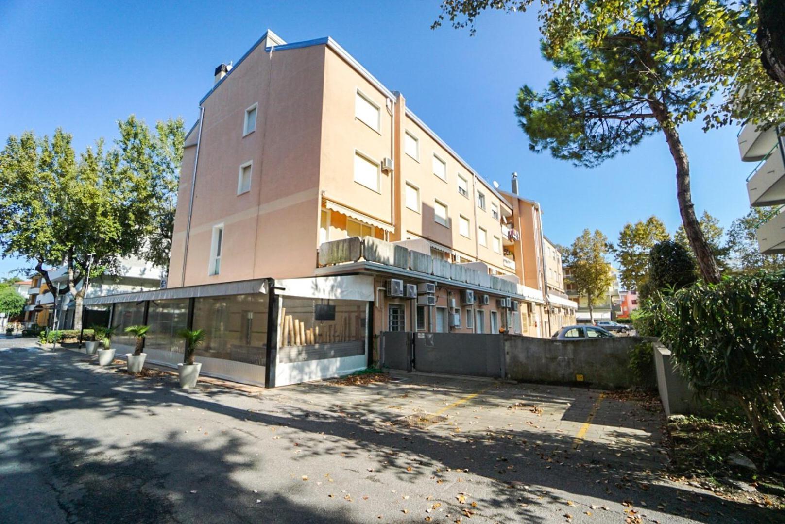 Bussola Apartment *